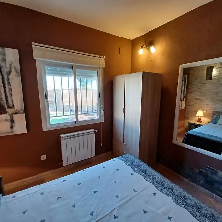 Independiente Con Amplio Jardín Y Barbacoa At - Cc-00678 *