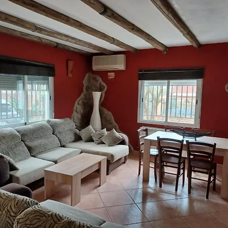 Independiente Con Amplio Jardín Y Barbacoa At - Cc-00678 *