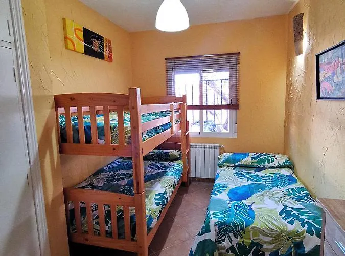 Independiente Con Amplio Jardin Y Barbacoa At - Cc-00678