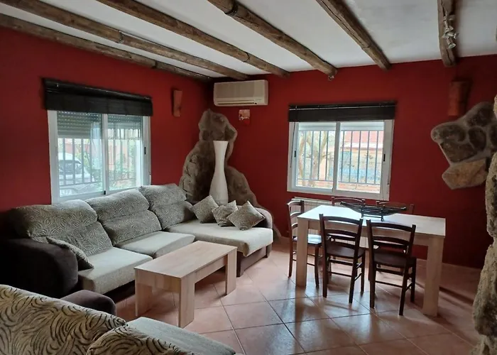 Independiente Con Amplio Jardin Y Barbacoa At - Cc-00678 *