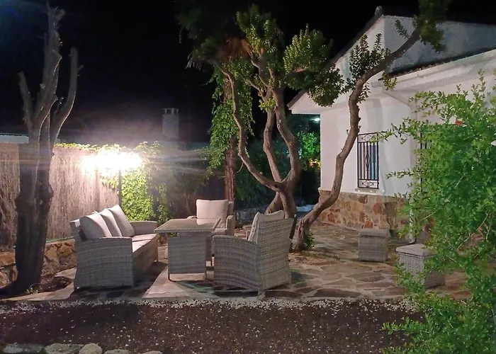 Independiente Con Amplio Jardin Y Barbacoa At - Cc-00678